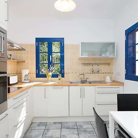 Sofia, Central 3 Bed In Puerto Del Carmen * Puerto del Carmen (Lanzarote)